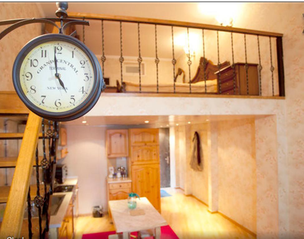 Evrika Apartments On Rustaveli Avenue Tbilisi Bilik gambar