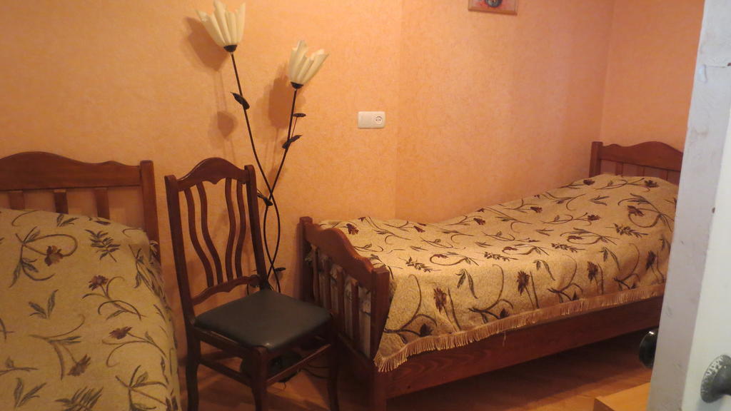Evrika Apartments On Rustaveli Avenue Tbilisi Bilik gambar